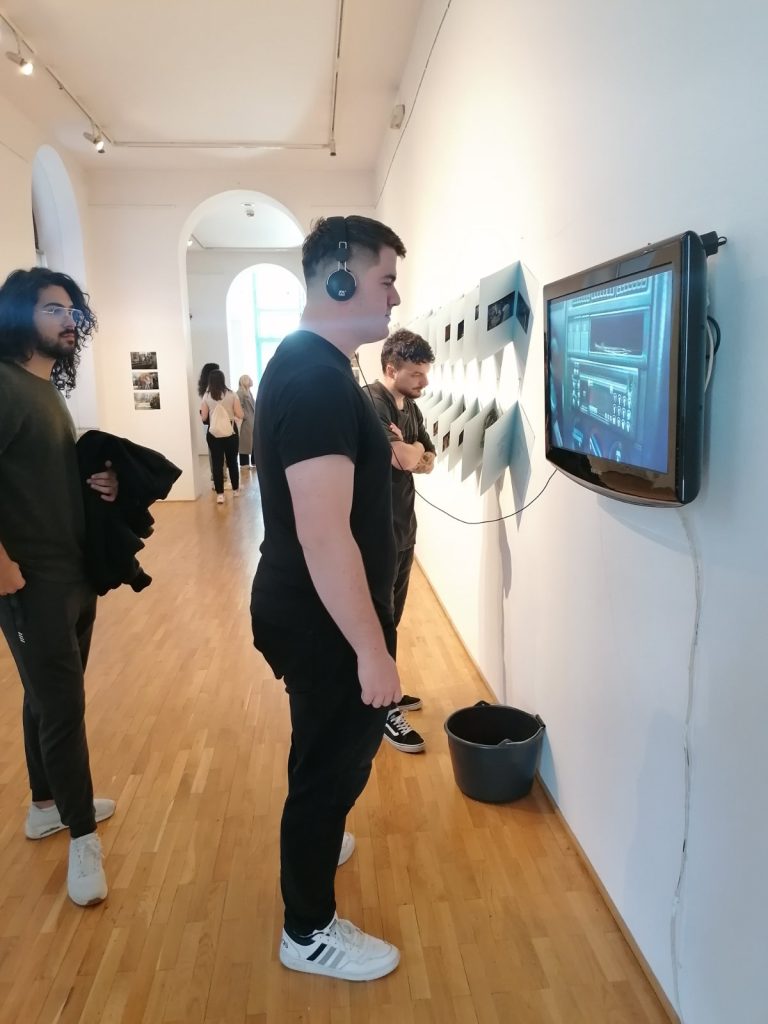 Studenti Banja Luka College-a sa studijskog programa Grafički dizajn i vizuelne komunikacije posjetili su Muzej savremene umjetnosti Republike Srpske.